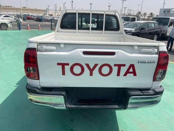 Toyota Hilux New 2025 Toyota Hilux 2.7L Petrol Manual 4x4 Zero KM