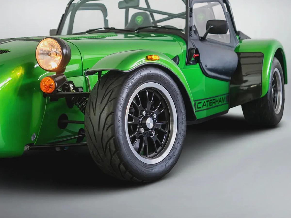 Cash: 249,000 AED | Caterham 340R / Bespoke High Option Order / Caterham Warranty-3-3