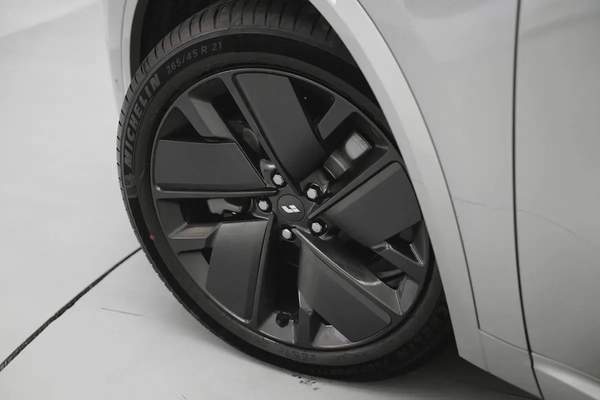 2025 LI AUTO L9 ULTRA 6 SEATER