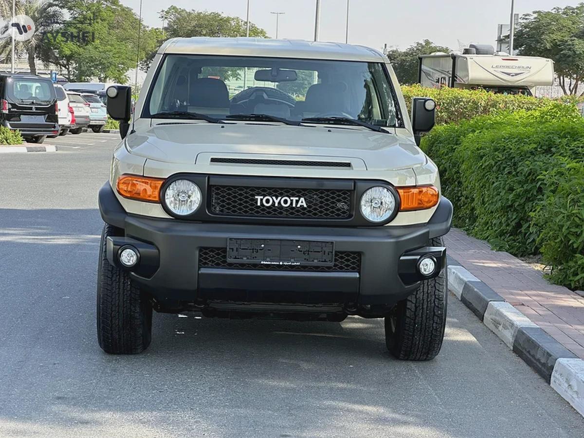 Toyota FJ Cruiser final Edition 06/1000 GCC Al futtaim-1-1