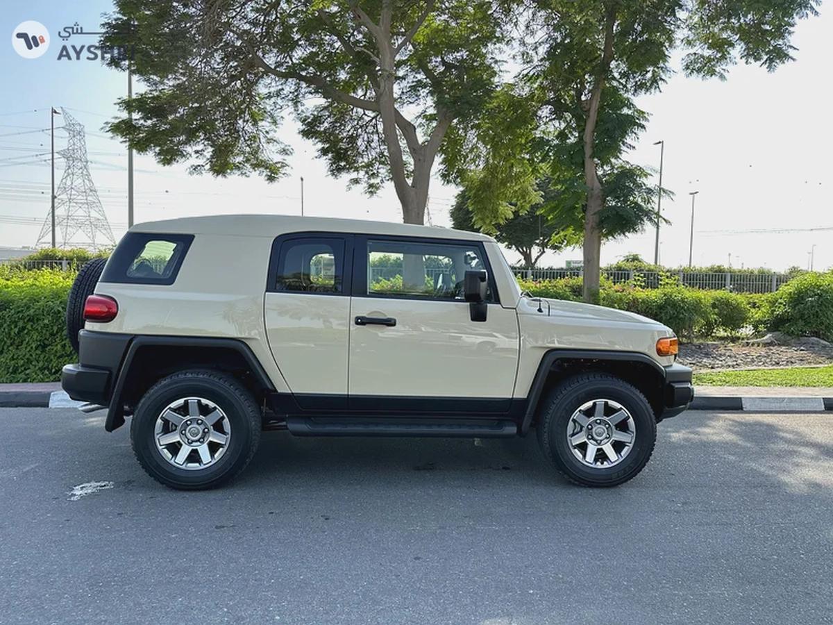 Toyota FJ Cruiser final Edition 06/1000 GCC Al futtaim-2-2