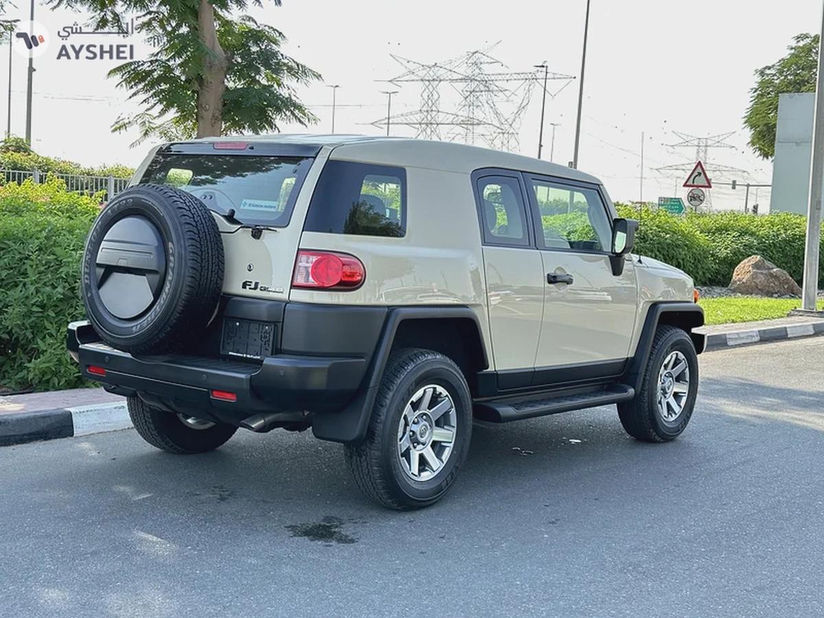 Toyota FJ Cruiser final Edition 06/1000 GCC Al futtaim-3-3