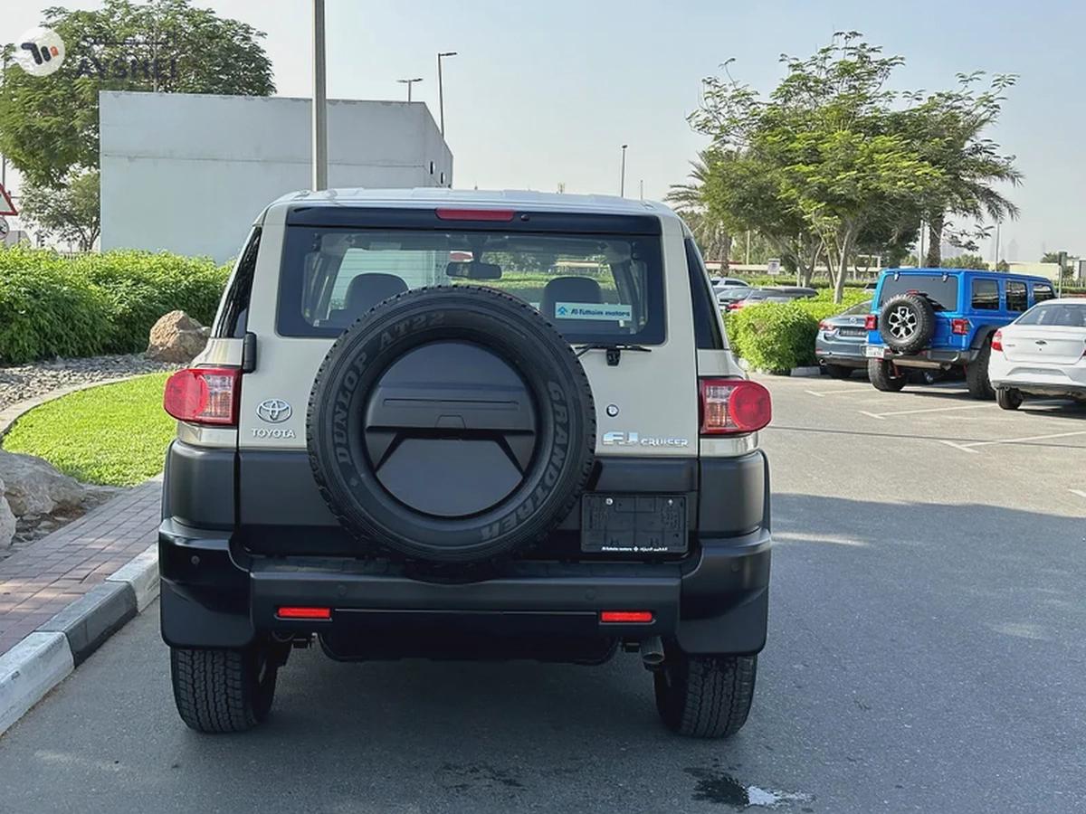 Toyota FJ Cruiser final Edition 06/1000 GCC Al futtaim-4-4
