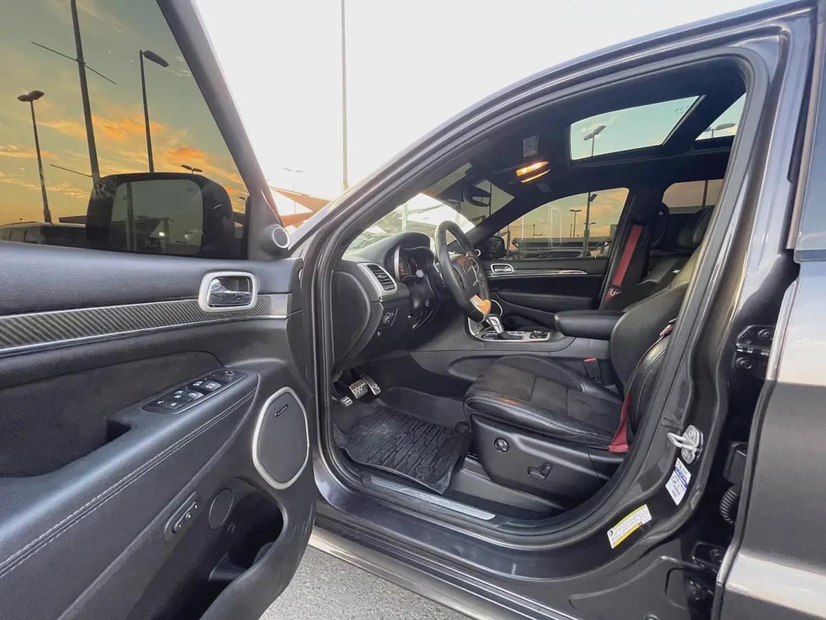 جيب شروكي SRT2019 Jeep Cherokee Sport - American Specs - Excellent Condition-10-10