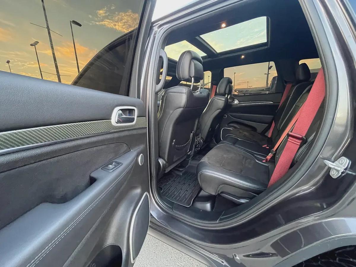 جيب شروكي SRT2019 Jeep Cherokee Sport - American Specs - Excellent Condition-12-12