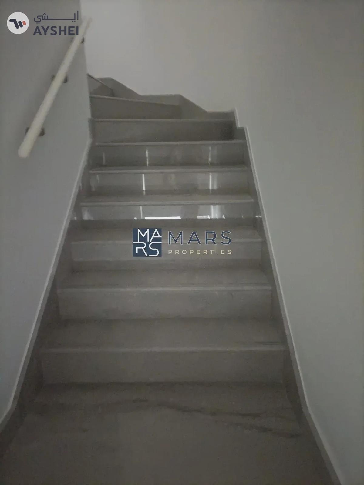 Corner Villa Ready To Move With Big Plot Size-10-10