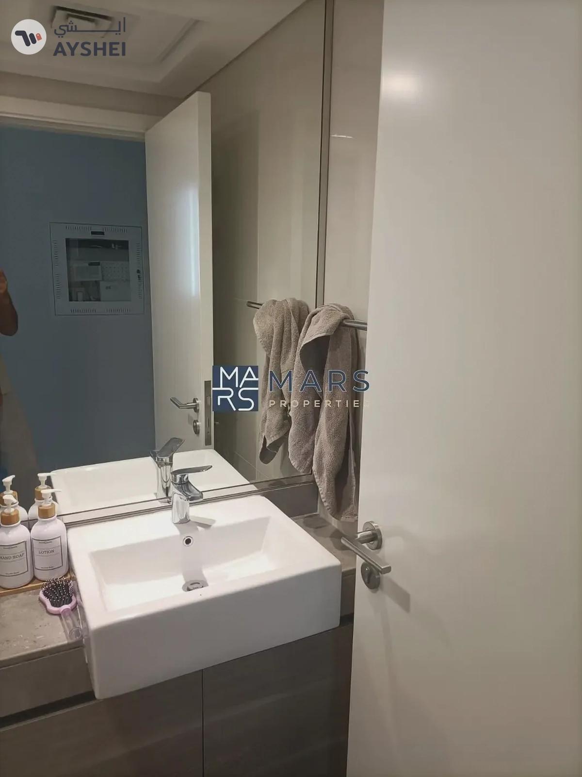 Corner Villa Ready To Move With Big Plot Size-9-9