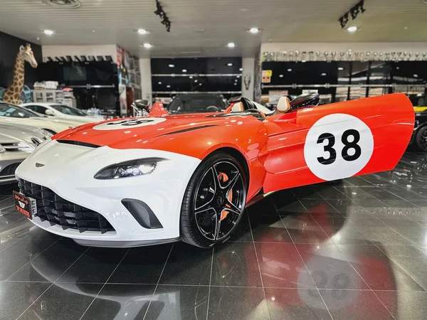 ASTON MARTIN SPEEDSTER, V12, GCC, BRAND NEW, 1 OF 88 PCS IN THE WORLD, SPECIAL COLOR, FULLY LOADED