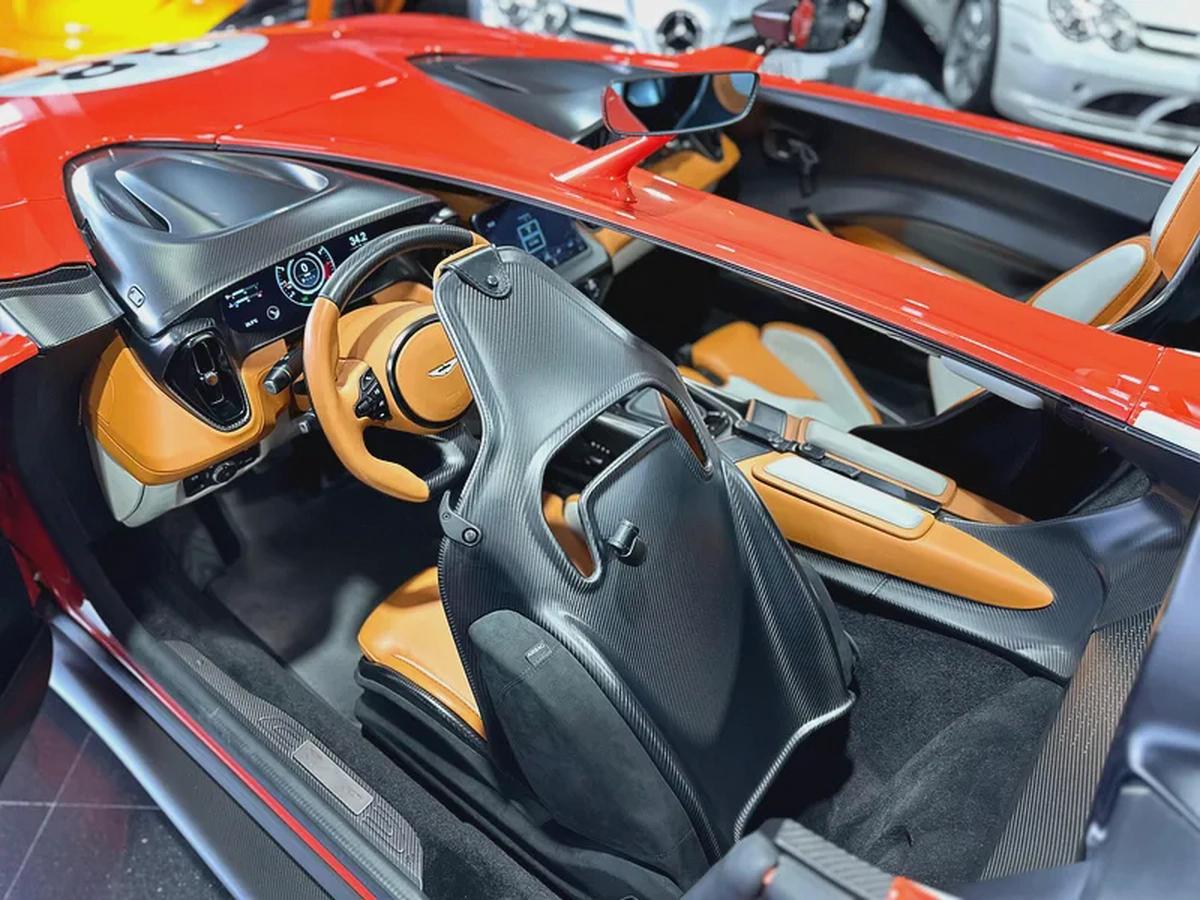 ASTON MARTIN SPEEDSTER, V12, GCC, BRAND NEW, 1 OF 88 PCS IN THE WORLD, SPECIAL COLOR, FULLY LOADED-8-8