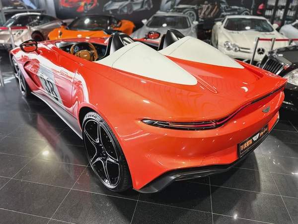 ASTON MARTIN SPEEDSTER, V12, GCC, BRAND NEW, 1 OF 88 PCS IN THE WORLD, SPECIAL COLOR, FULLY LOADED