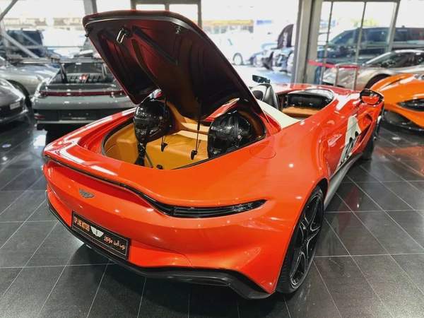 ASTON MARTIN SPEEDSTER, V12, GCC, BRAND NEW, 1 OF 88 PCS IN THE WORLD, SPECIAL COLOR, FULLY LOADED