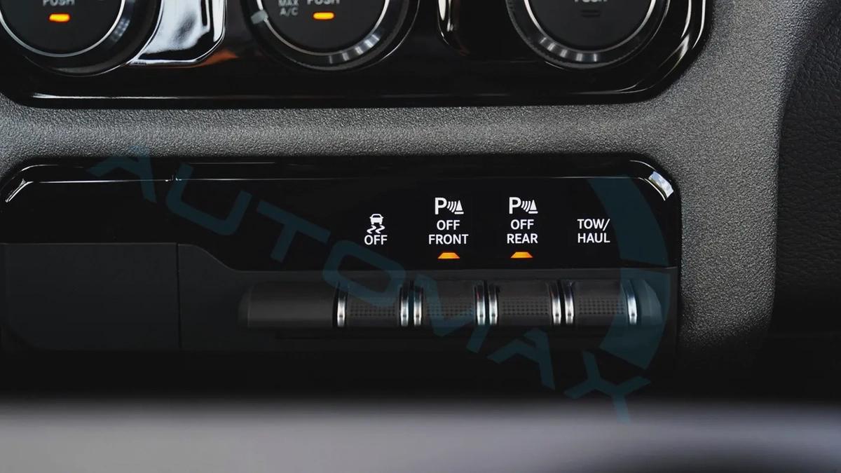 ( Only For Export ) 2025/2025 RAM 1500 Tradesman Hurricane SO 3.0TT Crew Cab 4X4 GCC BRAND NEW-10-10