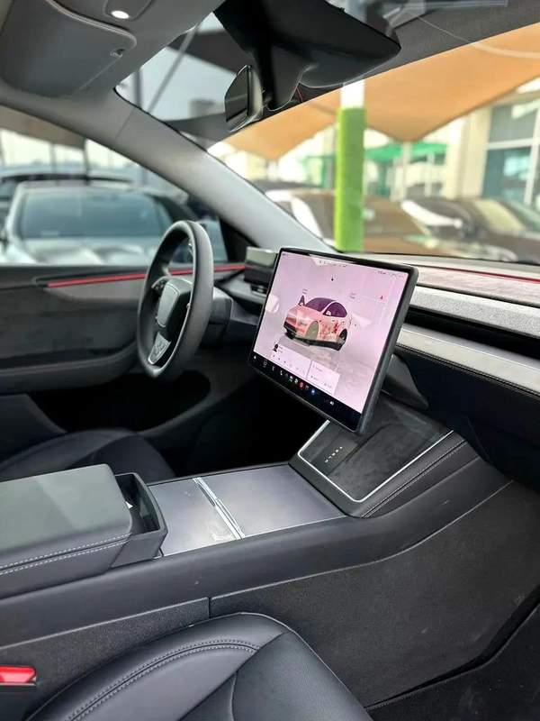 2025 Tesla Model Y Long Range | GCC Specs | Brand New