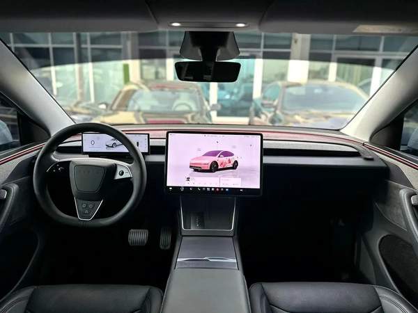 2025 Tesla Model Y Long Range | GCC Specs | Brand New