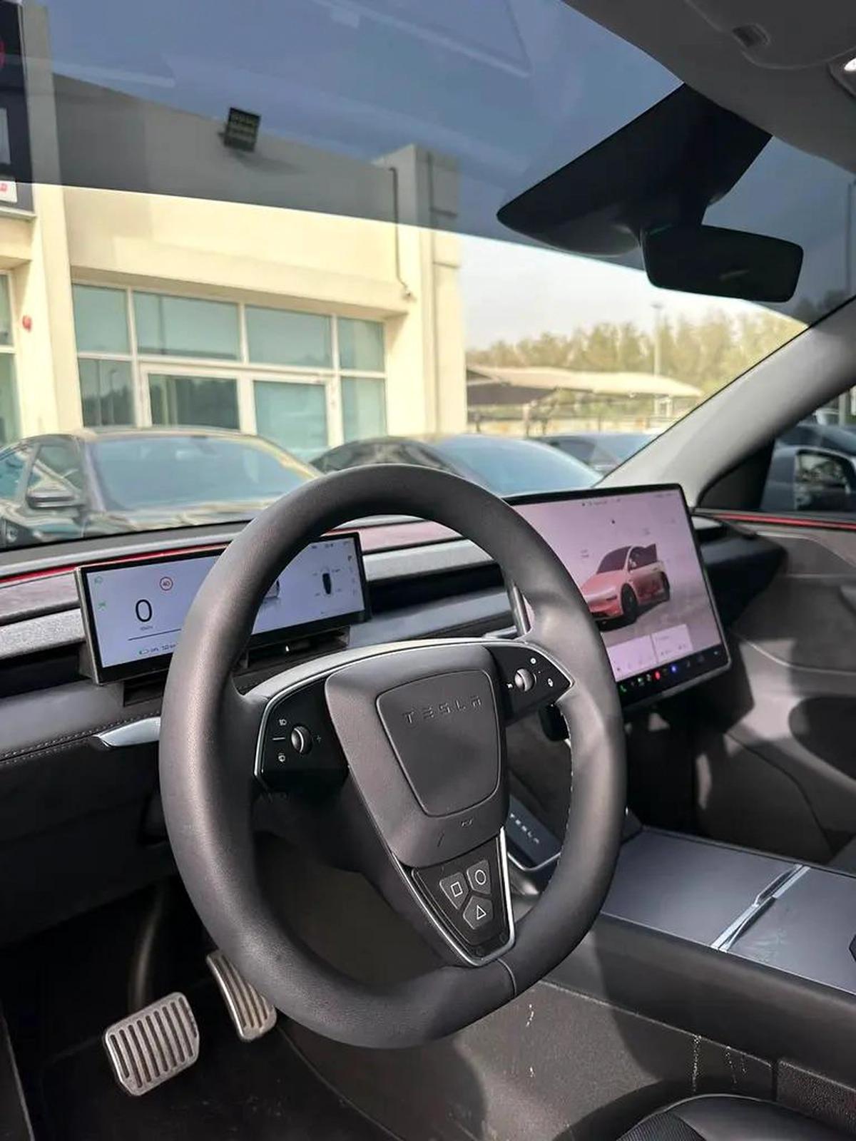 2025 Tesla Model Y Long Range | GCC Specs | Brand New-2-2