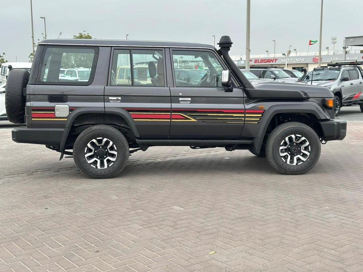 Toyota Land Cruiser 70 DX 4.0L A/T-1-1