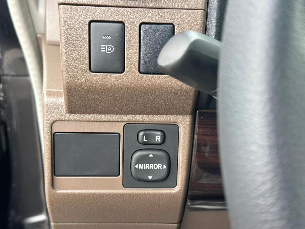 Toyota Land Cruiser 70 DX 4.0L A/T-9-9