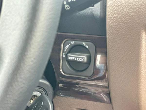 Toyota Land Cruiser 70 DX 4.0L A/T
