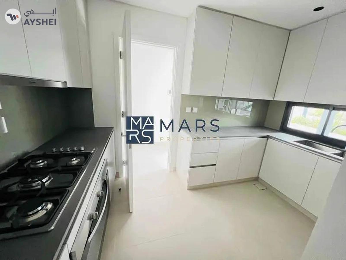 Brand New Villa in Luxury Community Ready To Move-16-16