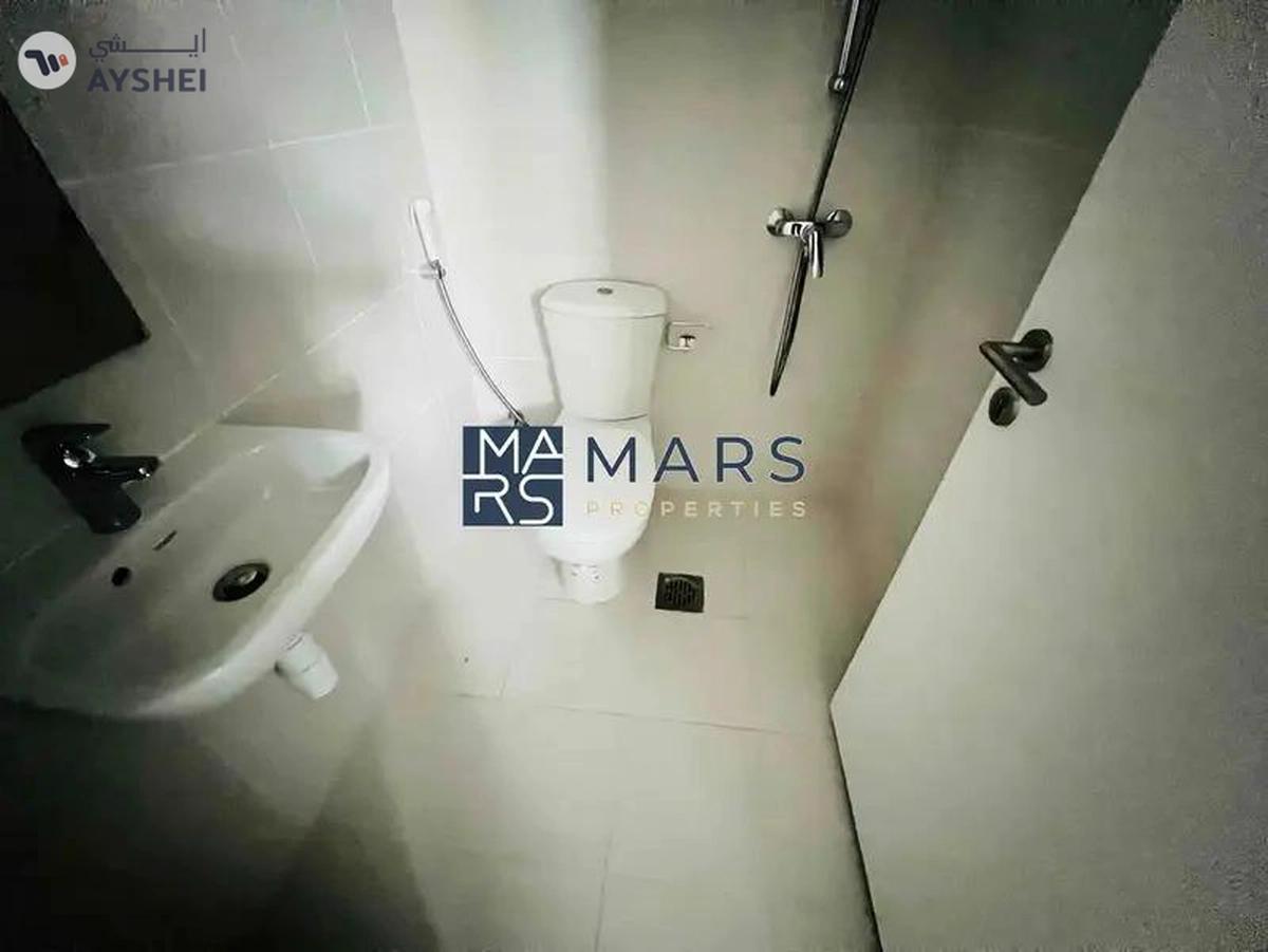 Brand New Villa in Luxury Community Ready To Move-18-18