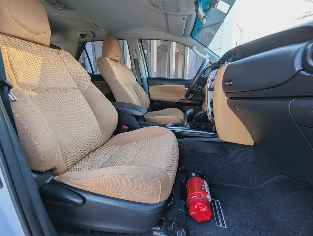 2023 Toyota Fortuner EXR - GCC Specs - Accident Free - Like New-6-6