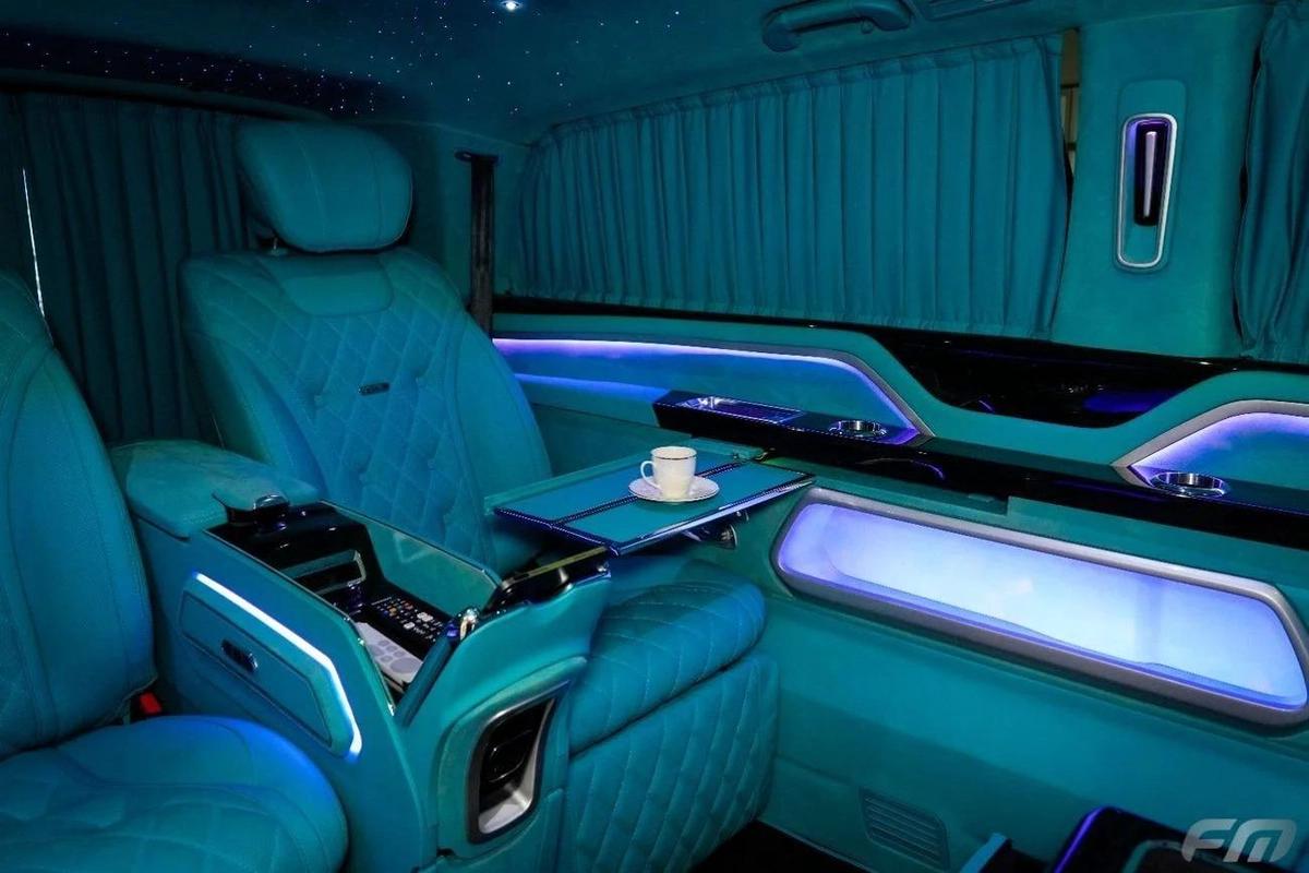 New Mercedes Benz V 250 2023-12-12