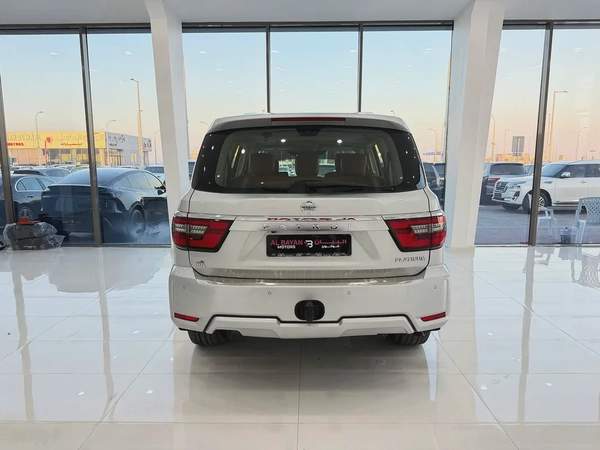 نيسان باترول بلاتينيوم V6 المسعود Nissan Patrol SE Platinum 2021 - GCC Specs - Excellent Condition