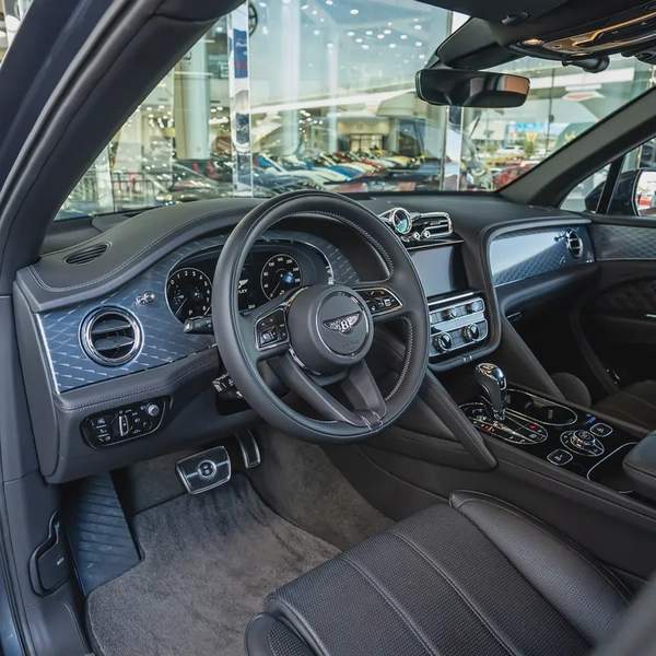 2023 BENTLEY BENTAYGA S HYBIRD DONE ONLY 18,000KM