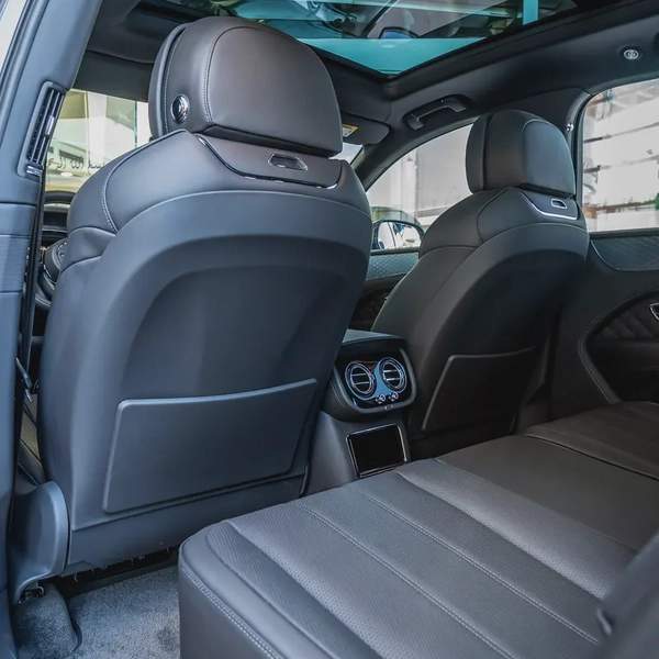 2023 BENTLEY BENTAYGA S HYBIRD DONE ONLY 18,000KM