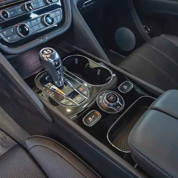 2023 BENTLEY BENTAYGA S HYBIRD DONE ONLY 18,000KM