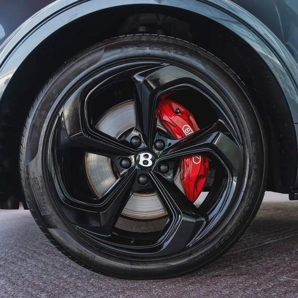 2023 BENTLEY BENTAYGA S HYBIRD DONE ONLY 18,000KM