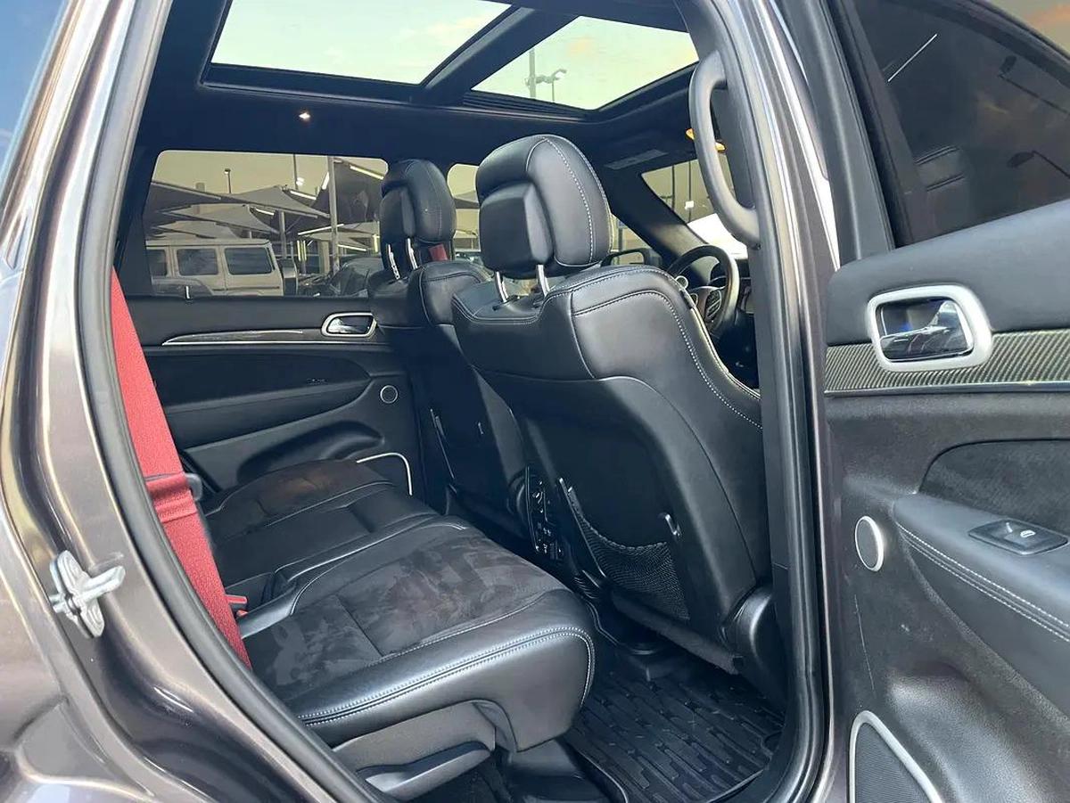 جيب شروكي SRT2019 Jeep Cherokee Sport - American Specs - Excellent Condition-9-9