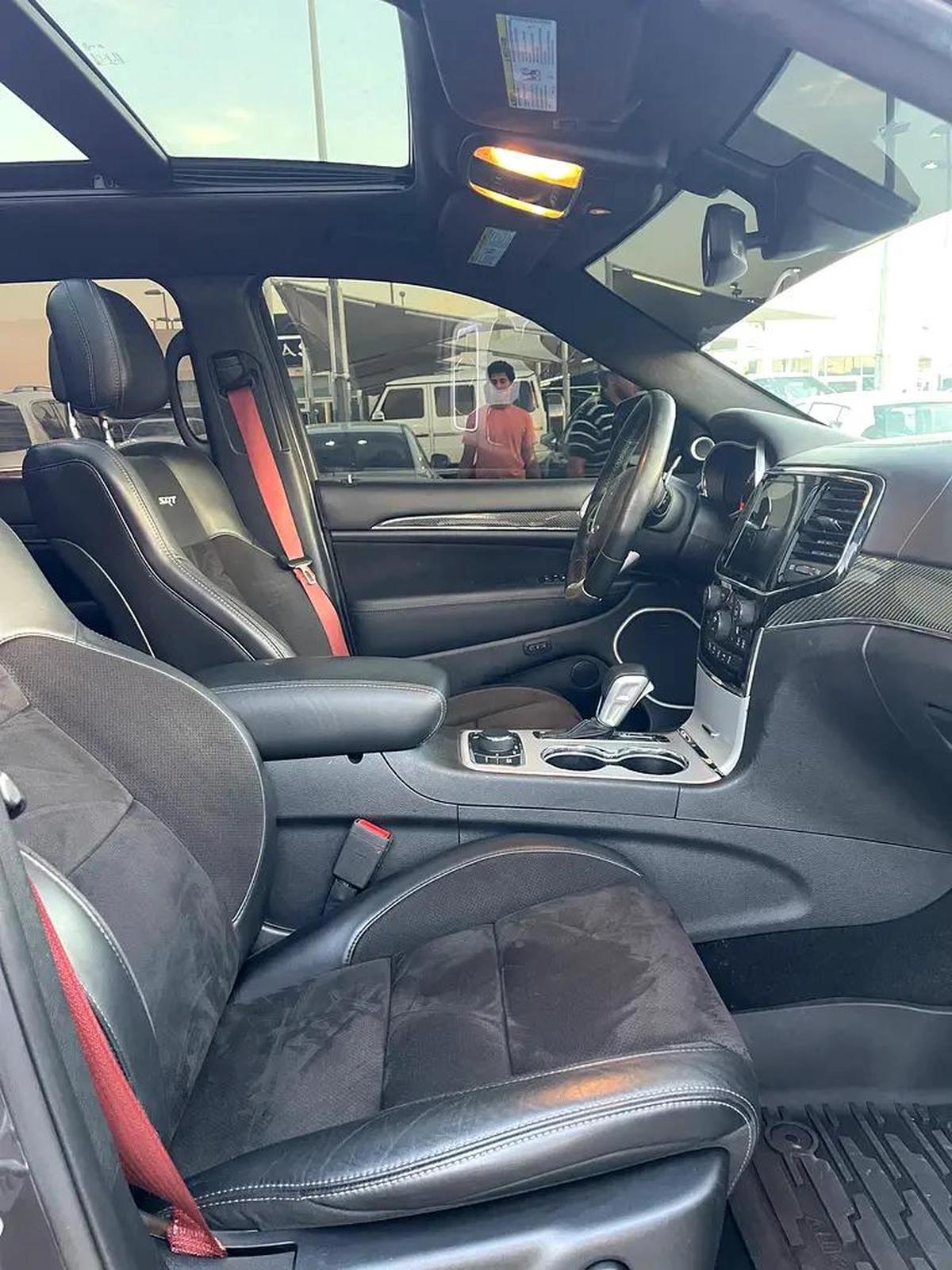 جيب شروكي SRT2019 Jeep Cherokee Sport - American Specs - Excellent Condition-4-4