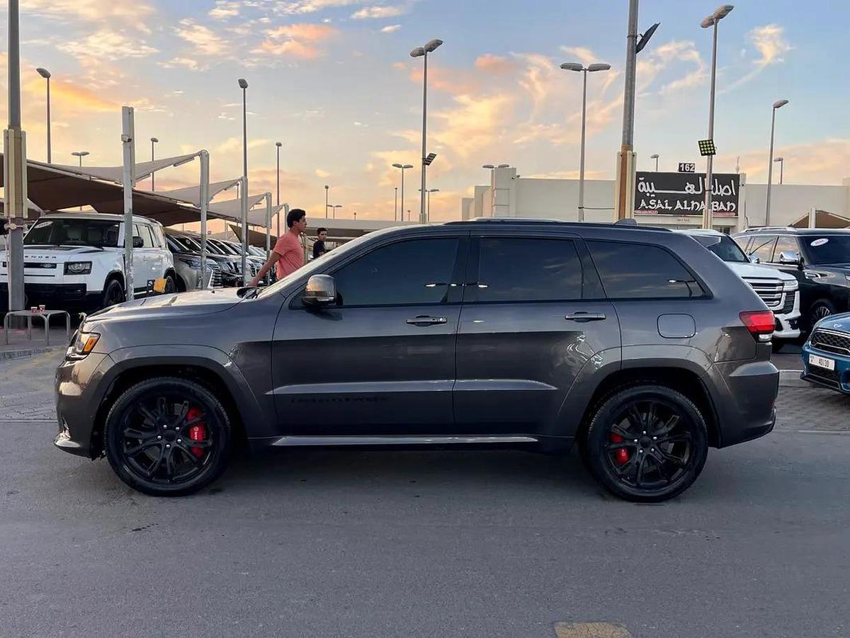 جيب شروكي SRT2019 Jeep Cherokee Sport - American Specs - Excellent Condition-2-2