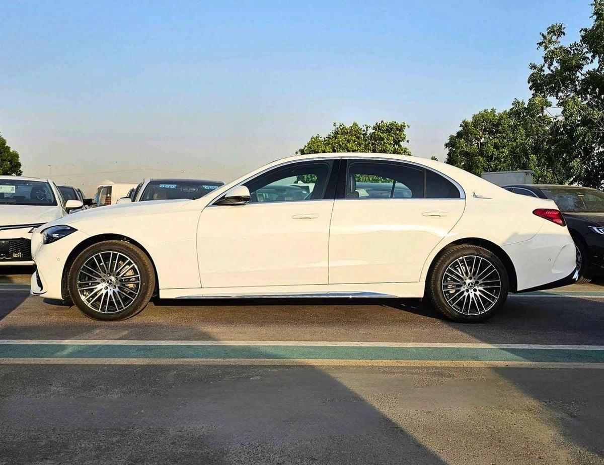 Mercedes-Benz C 200 L 1.5L / TURBO SPORT EDITION / 360* CAMERA / LEATHER SEATS / FULL OPTION (CODE # C200L)-2-2