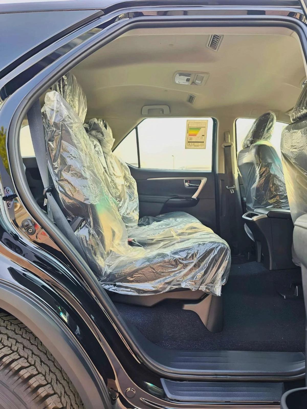 Toyota Fortuner SR5 ADVENTURE / 4.0L V6 PETROL / FRONT PWR SEATS / PUSH START / DIFF LOCK AUTO A/C (CODE # F6HA)-11-11