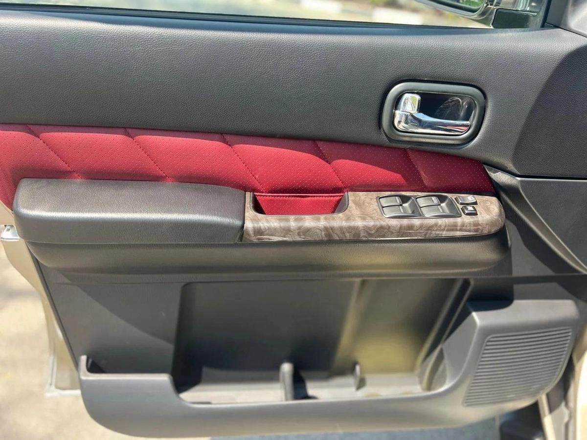 Nissan Patrol Super Safari-14-14