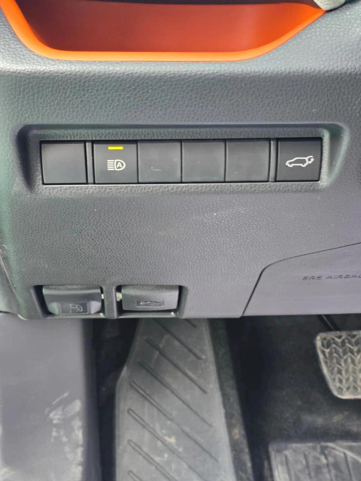 Toyota RAV4 2.5L Adventure-6-6
