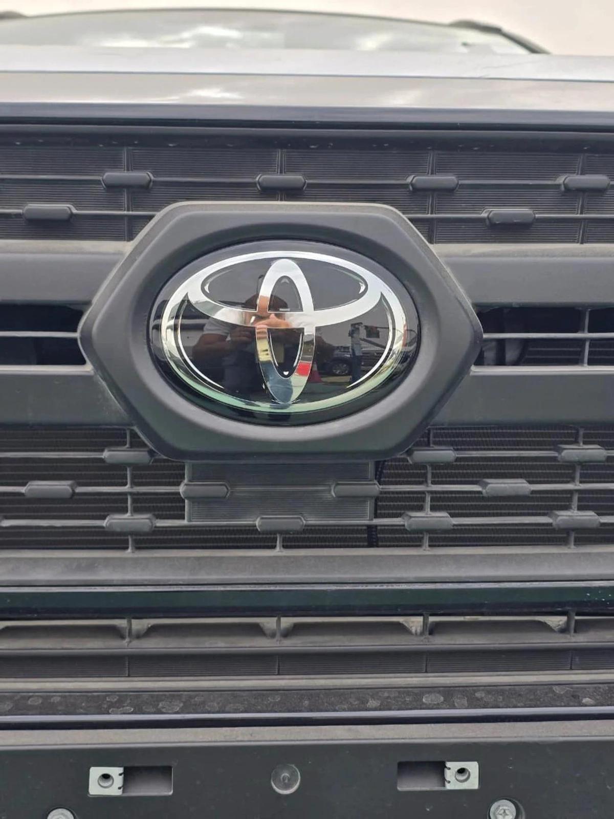 Toyota RAV4 2.5L Adventure-9-9