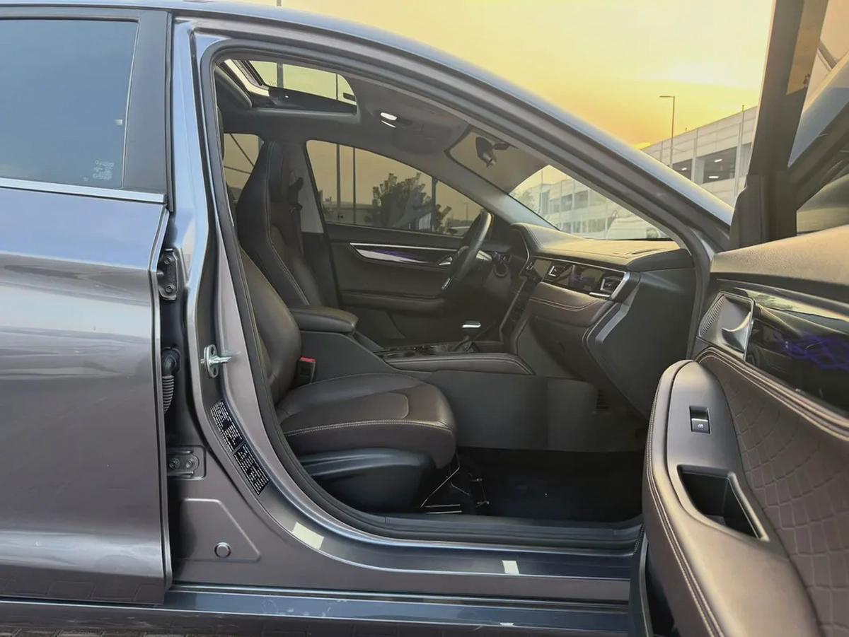 JAC J7 - 2023 GCC Spec, Full Option, Showroom Condition, Accident-Free-10-10