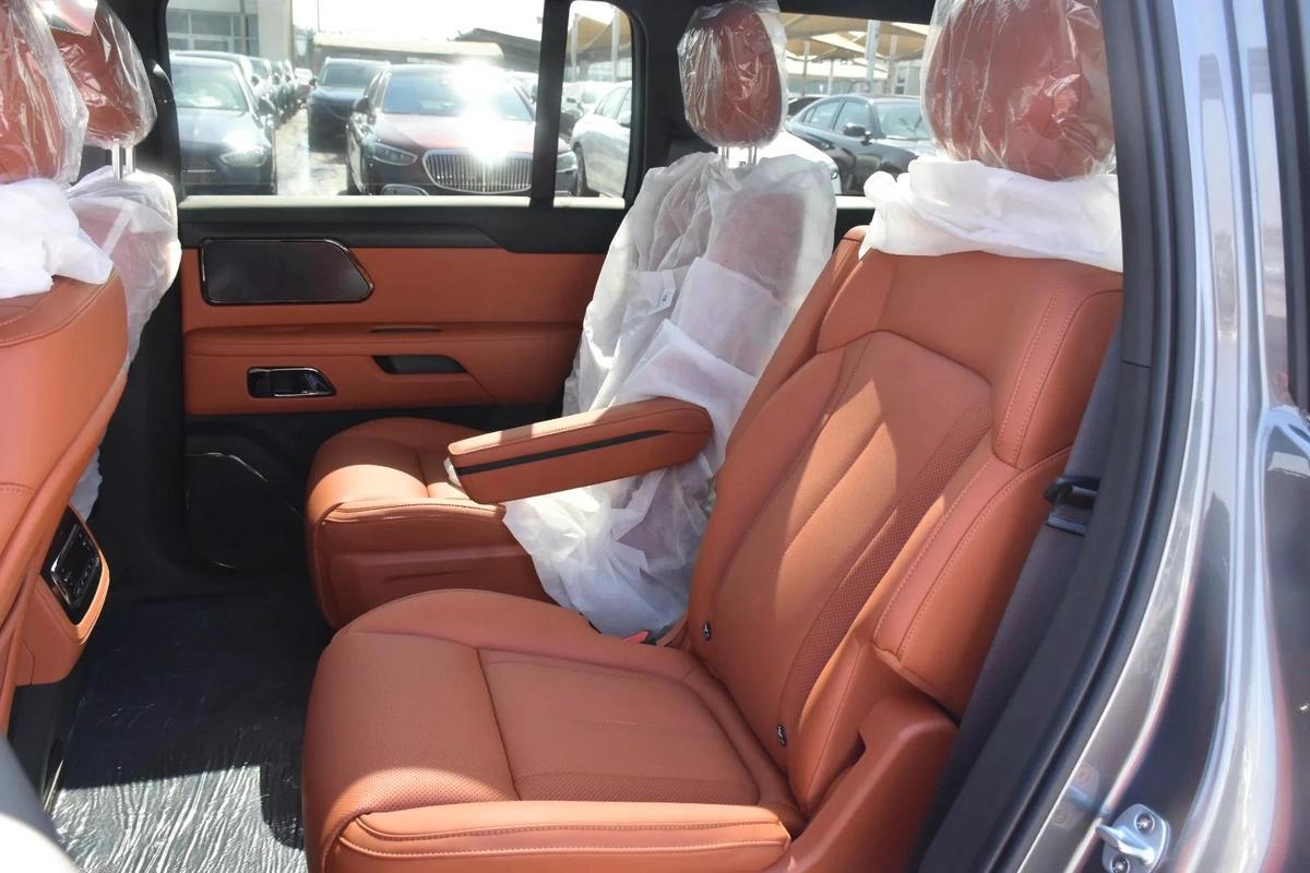 ROX 01 SEVEN SEATS 2026 | GREY-11-11