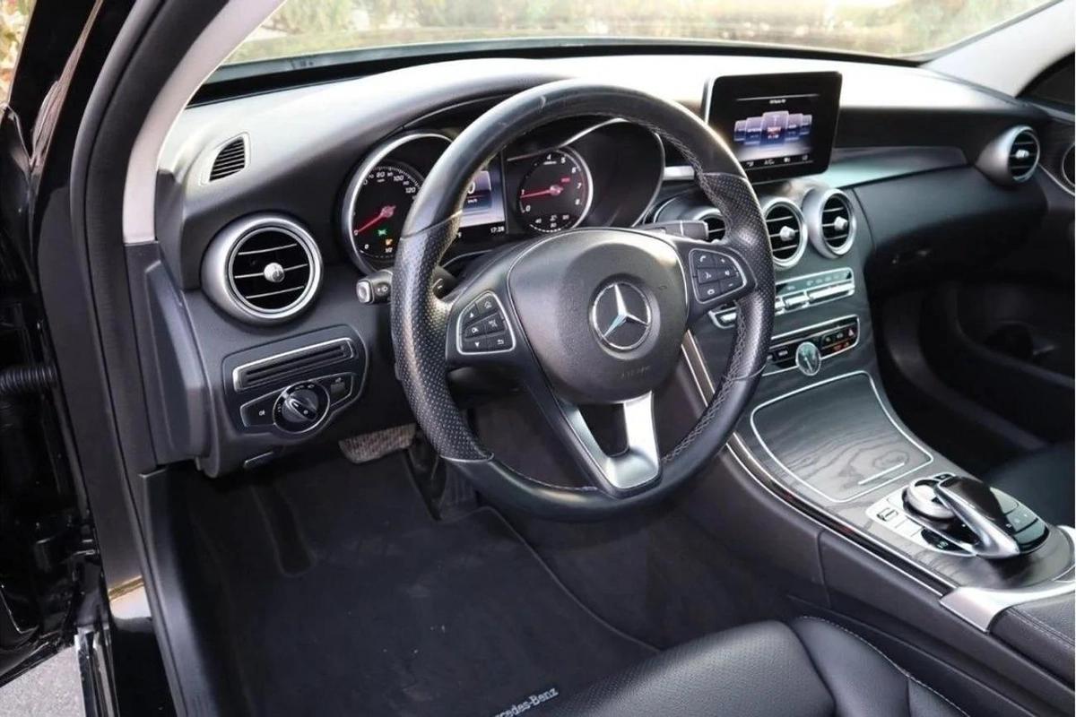 Mercedes Benz C300-10-10