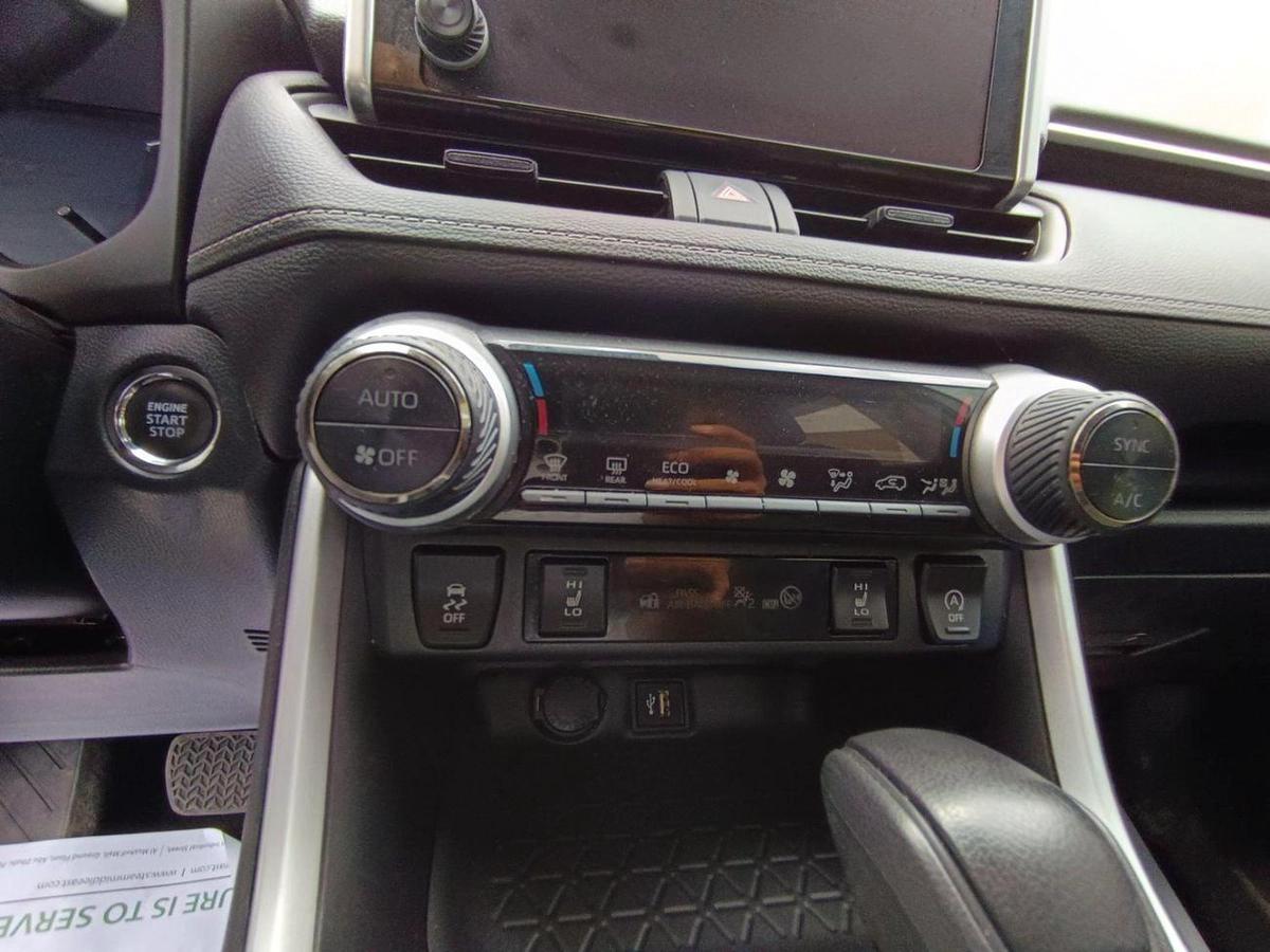 Toyota RAV4 XLE 4WD-10-10