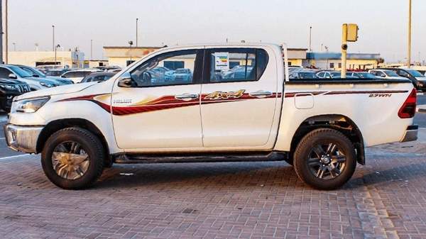 Toyota Hilux HILUX GLX 2.7L MT PETROL 2024