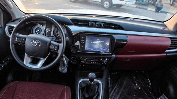 Toyota Hilux HILUX GLX 2.7L MT PETROL 2024