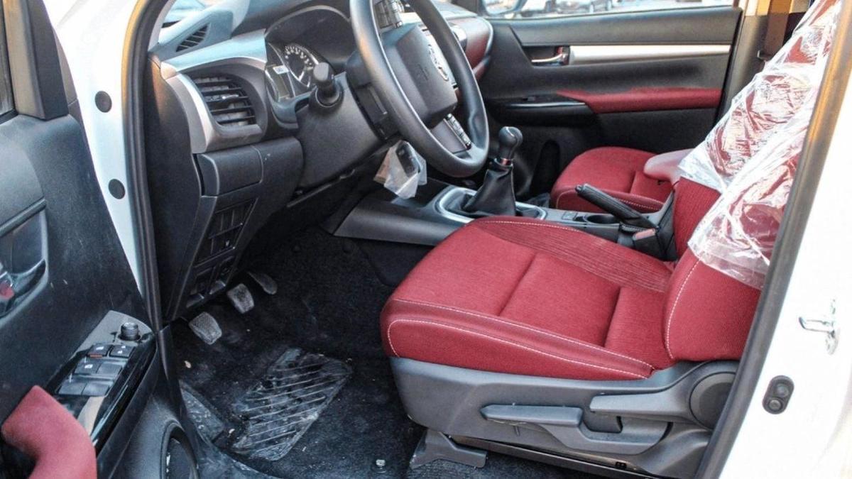 Toyota Hilux HILUX GLX 2.7L MT PETROL 2024-13-13