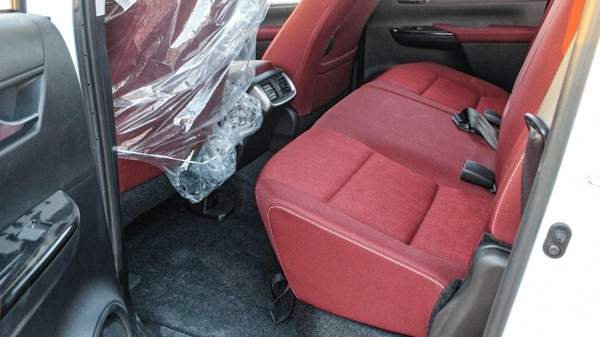 Toyota Hilux HILUX GLX 2.7L MT PETROL 2024