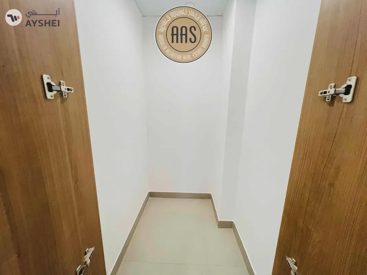 Fully Skyline And Pool View || 3 Bedroom Hall || Ready To Move In || In 140K Only-10-10