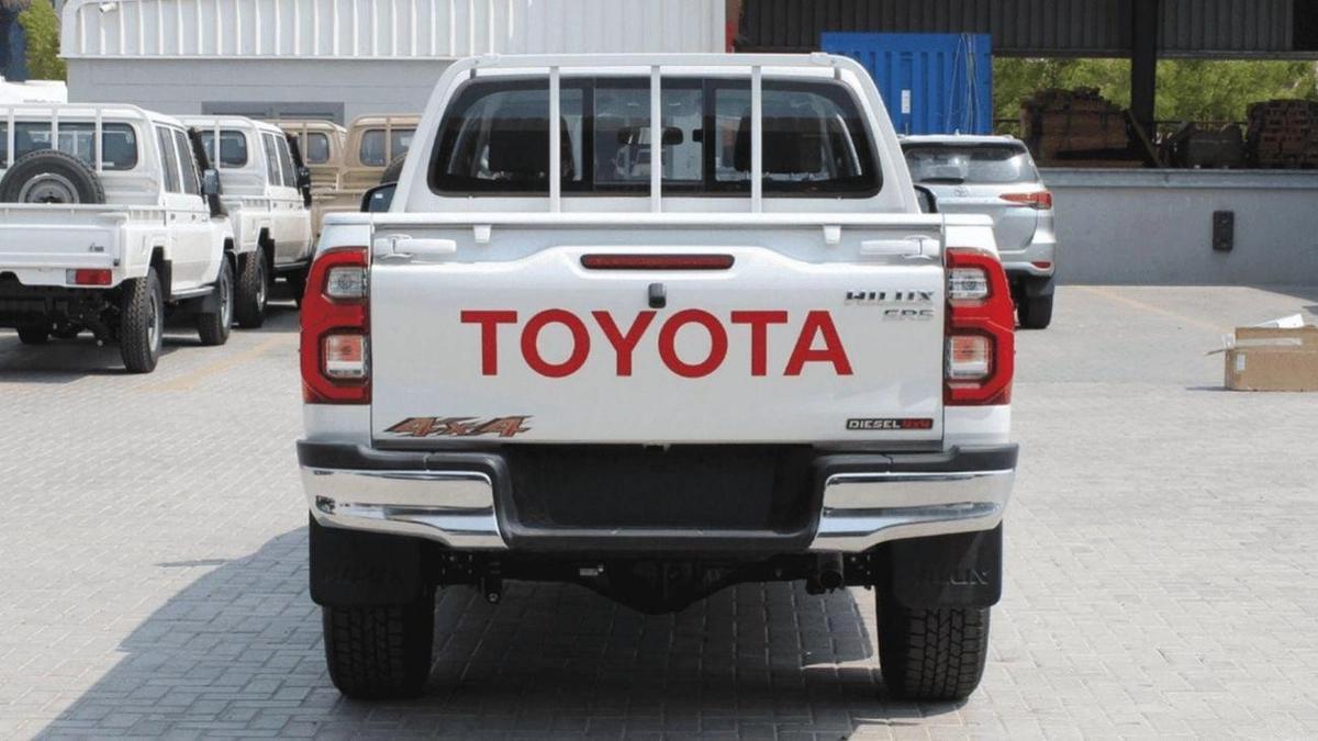 Toyota Hilux HILUX 2.4L SR5 DIESEL-4-4