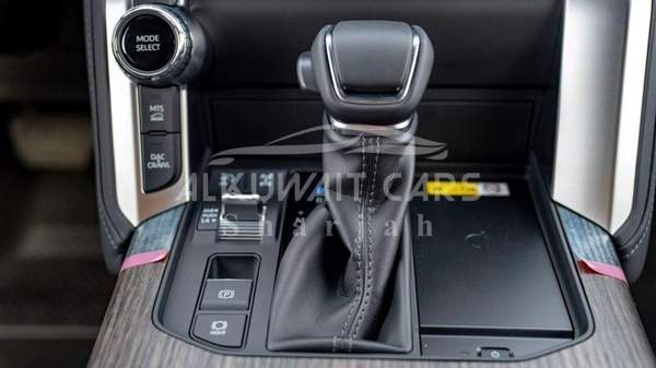 Toyota Land Cruiser Toyota Land Cruiser VXR 3.5L Petrol AT MY2025